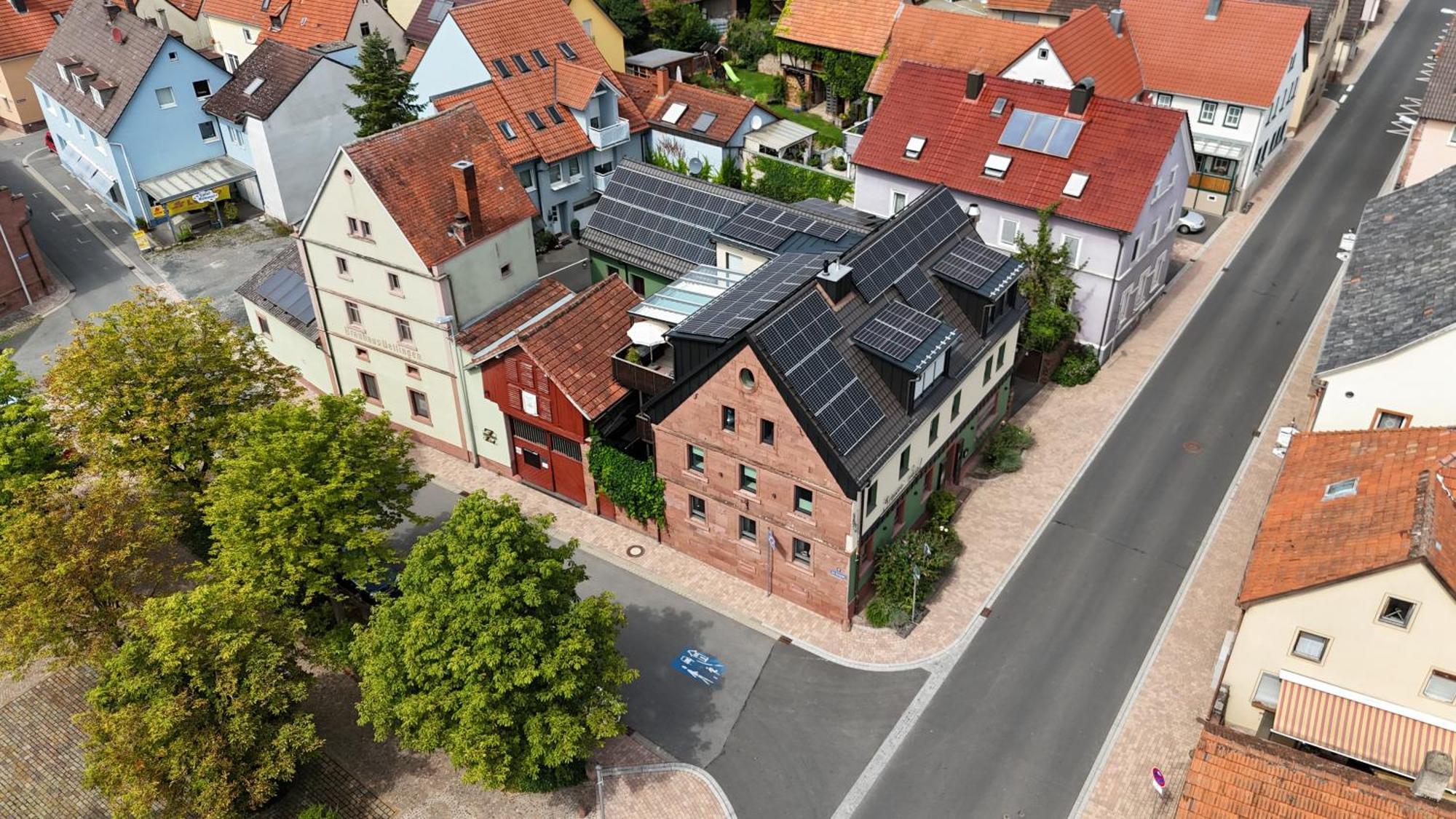 Wirtshaus & Hotel Zur Alten Brauerei Zapf Uettingen Exterior photo